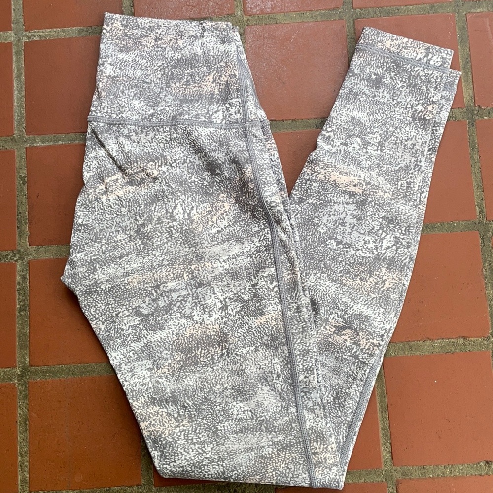 lululemon wunder under, full length, size 4